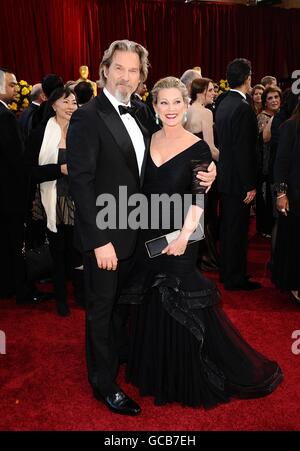 Jeff Bridges und Susan Geston kommen für die 82. Academy Awards im Kodak Theater, Los Angeles. Stockfoto