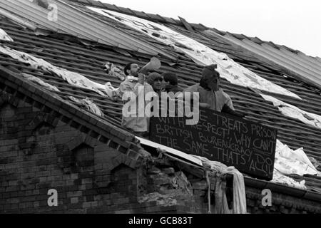 Kriminalität - Strangeways Prison Riot - Manchester. Die neueste Botschaft an die Außenwelt von Gefangenen, die immer noch im Gefängnis Strangeways festgehalten wurden. Stockfoto