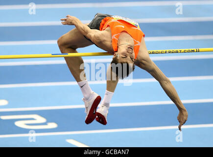 Leichtathletik - Aviva International - National Indoor Arena. Yaroslav Rybakov auf dem Weg zum Sieg beim Herren-Hochsprung während des Aviva International im NIA, Birmingham. Stockfoto