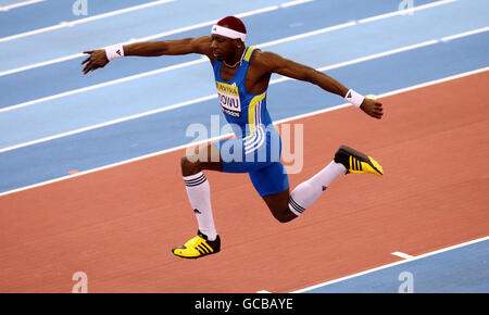 Leichtathletik - Aviva International - National Indoor Arena. Phillips Idowu im Dreiertrio der Männer während der Aviva International im NIA, Birmingham. Stockfoto