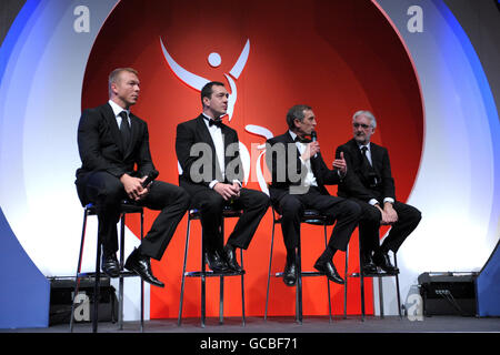 (Von links nach rechts) Sir Chris Hoy, Chris Boardman, Doug Dailey und Brian Cookson beim British Cycling's Hall of Fame Dinner Stockfoto