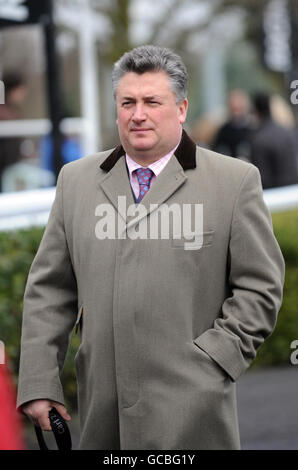 Pferderennen - Racing Post Chase Day - Kempton Park Racecourse. Paul Nicholls auf der Rennbahn Kempton Park, London Stockfoto