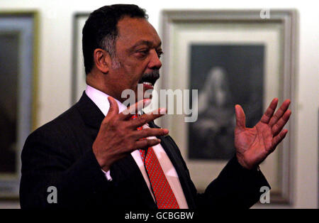 Jesse Jackson spricht an der Cambridge University. Der Bürgerrechtler Jesse Jackson spricht an der Cambridge Union, University of Cambridge. Stockfoto