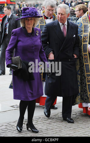 Die Herzogin von Cornwall und der Prinz von Wales kommen in Westminster Abbey zum jährlichen Commonwealth Day-Observanz-Gottesdienst an. Stockfoto