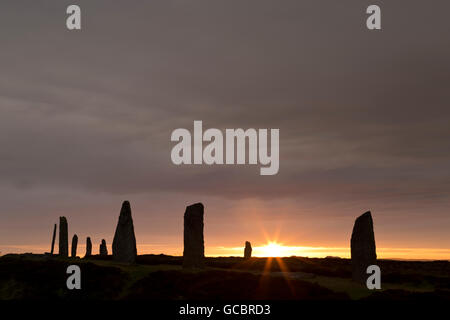 Ring of Brodgar Sommersonnenwende Sonnenuntergang Stockfoto