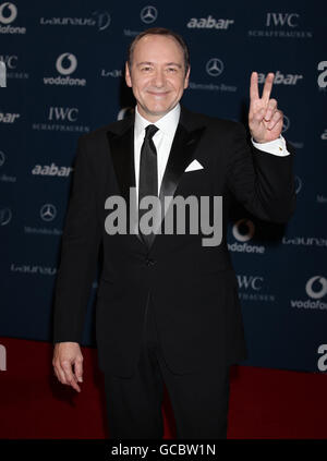 Kevin Spacey bei der Ankunft bei den Laureus World Sports Awards im Emirates Palace Hotel in Abu Dhabi. Stockfoto