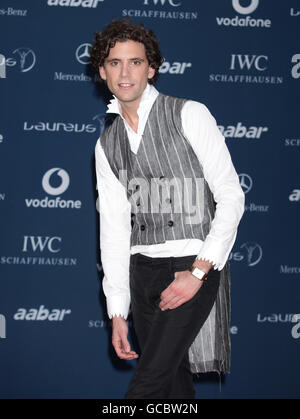 Mika bei der Ankunft bei den Laureus World Sports Awards im Emirates Palace Hotel in Abu Dhabi. Stockfoto