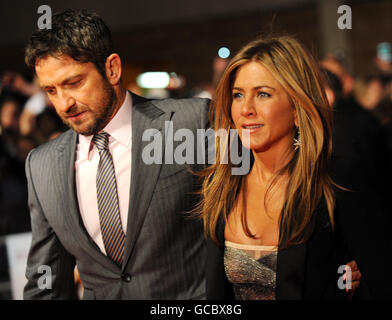 Jennifer Aniston und Gerard Butler bei der Gala-Premiere von Bounty Hunter im Vue-Kino am Leicester Square, London. Stockfoto