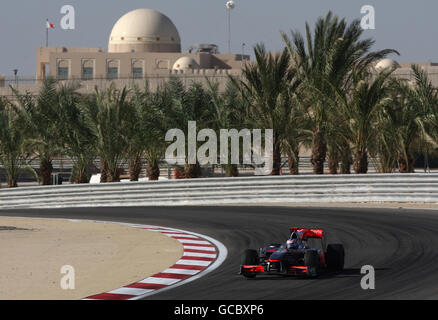 McLaren-Fahrer Jenson Button auf dem Weg auf den 7. Platz während des Grand Prix der Gulf Air Bahrain auf dem Bahrain International Circuit in Sakhir, Bahrain. Stockfoto