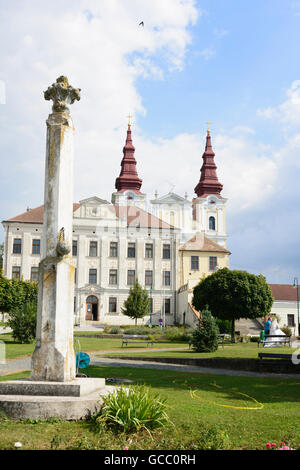 Wullersdorf Kirche St. Georg, Hauptplatz Österreich Niederösterreich, untere Österreich-Weinviertel Stockfoto