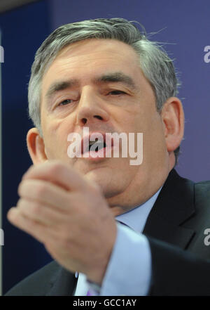 Premierminister Gordon Brown bei der Foreign Press Association in London, wo er eine Rede über die Rolle Großbritanniens in der wirtschaftlichen Welt und über die internationale Sicherheit hielt. Stockfoto