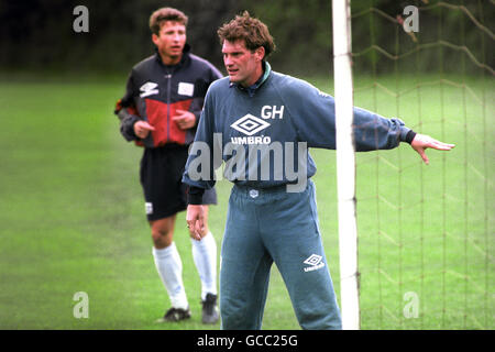 Fußball - FA Carling Premiership - Chelsea Trainings - Glenn Hoddle - Harlington, Middlesex. Stockfoto