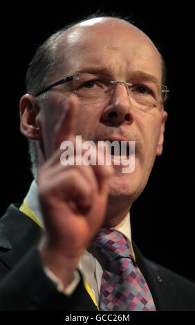 John Swinney, Kabinettsminister für Finanzen und nachhaltiges Wachstum, spricht während der Frühjahrstagung der Schottischen Nationalpartei in Aviemore im schottischen Hochland. DRÜCKEN SIE Stockfoto