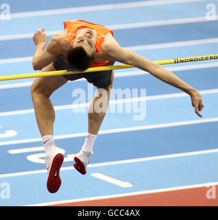 Leichtathletik - Aviva International - National Indoor Arena. Der russische Jaroslaw Rybakov während des Hochsprungs der Männer Stockfoto