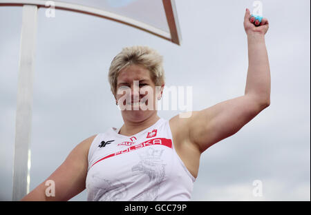 Amsterdam, Niederlande. 8. Juli 2016. Polens Anita Wlodarczyk feiert nach dem Sieg der Frauen Hammer werfen Finale bei der Leichtathletik-Europameisterschaft im Olympiastadion in Amsterdam, Niederlande, 8. Juli 2016. Foto: Michael Kappeler/Dpa/Alamy Live News Stockfoto