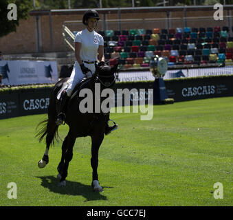 Lissabon, Portugal. 8. Juli 2016. Griechischen Reiter, Athina Onassis, Reitpferd, Cinsey Kredit: Alexandre Sousa/Alamy Live News Stockfoto