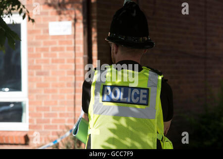 Long Eaton, UK. 8. Juli 2016. Eine Frau wurde festgenommen, nachdem eine Leiche, in einem Wohnblock am East Street, Long Eaton, Derby gefunden wurde. Bildnachweis: Byron Kirk/Alamy Live-Nachrichten Stockfoto