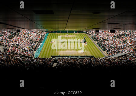 08.07.2016. all England Lawn-Tennis and Croquet Club, London, England. Wimbledon Tennis Championships Tag 12. Herren Einzel Halbfinale zwischen Nummer 3 Samen Roger Federer (SUI) und Nummer 6 Samen, Milos Raonic (CAN). Eine Gesamtansicht der Centre Court im All England Club, Wimbledon während der ersten Herren Halbfinale. Stockfoto