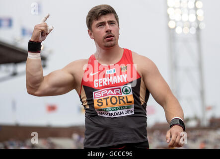 Amsterdam, Niederlande. 9. Juli 2016. Amsterdam, Niederlande. 9. Juli 2016. David Storl Deutschland reagiert nach qualifiziert im Kugelstoßen Männer Qualifikationsrunde bei den Europameisterschaften im Olympiastadion in Amsterdam, Niederlande, 09. Juli 2016. Foto: Michael Kappeler/Dpa/Alamy Live News Stockfoto