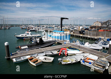 YARMOUTH HARBOUR ISLE OF WIGHT kleines Boot Bereich von Yarmouth Harbour auf der Isle Of Wight südlichen England UK Stockfoto