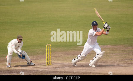 Englands Kevin Pietersen Fledermäuse während des zweiten Tests im Shere Bangla National Stadium, Mirpur, Dhaka, Bangladesch. Stockfoto