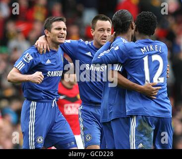 (Links-rechts) Chelseas Frank Lampard, John Terry, Didier Drogba und John Mikel Obi feiern nach dem letzten Pfiff. Stockfoto