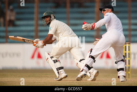 Bangladeshs Mahmudullah Fledermäuse beim ersten Test im Jahur Ahmed Chowdhury Stadium, Chittagong, Bangladesch. Stockfoto