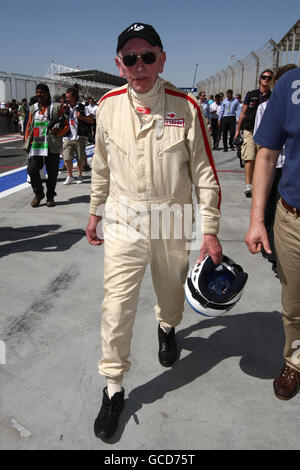 Motorsport - Formel-1-Weltmeisterschaft - Großer Preis Von Bahrain - Bahrain International Circuit. John Surtees beim Gulf Air Bahrain Grand Prix auf dem Bahrain International Circuit in Sakhir, Bahrain Stockfoto