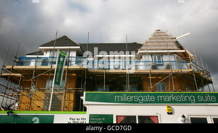 Bestandsaufbau. Ein allgemeiner Blick auf neue Häuser, die um Ashford in Kent herum gebaut werden. Stockfoto