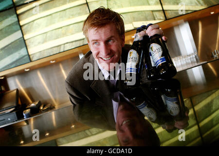 John Kennedy MD von Diageo Ireland in St. James Gate, Dublin heute bei der Einführung von Guinness Black Lager, einem neuen Testprodukt von Guinness. Stockfoto