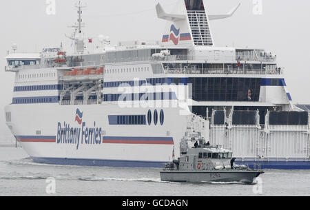 Neue Kreuzfahrtfähre kommt in Portsmouth Stockfoto