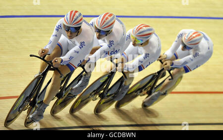 Die Briten Steven Burke, Ed Clancy, Ben Swift und Andy Tennant (von links nach rechts) fahren im Team Pursuit während der World Track Cycling Championships in der Ballerup Super Arena, Kopenhagen, Dänemark, zum Silver. Stockfoto