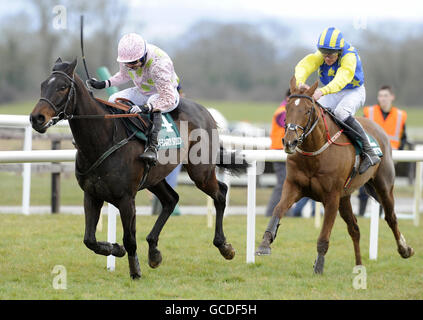 Horse Racing - Oster-Festival - Tag eins - Fairyhouse Racecourse Stockfoto