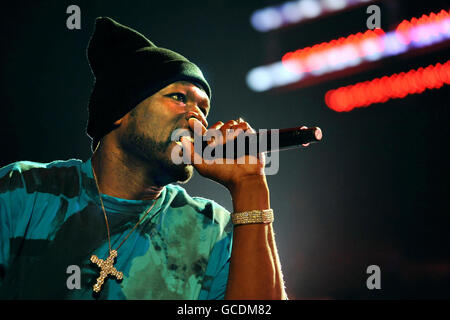 50 Cent spielt live auf der Bühne der NEC LG Arena in Birmingham, England. Stockfoto