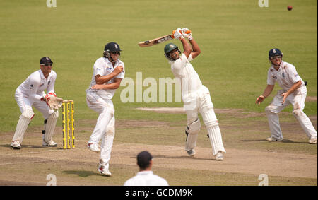 Cricket - Zweiter Test - Bangladesh gegen England - erster Tag - Shere Bangla National Stadium. Bangladeshs Mahmudullah Fledermäuse beim zweiten Test im Shere Bangra National Stadium, Mirpur, Dhaka. Stockfoto