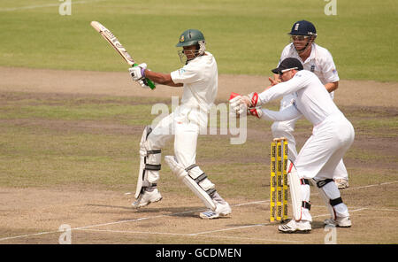 Cricket - Zweiter Test - Bangladesh gegen England - erster Tag - Shere Bangla National Stadium. Bangladeshs Shakib Al Hasan schlägt beim zweiten Test im Shere Bangla National Stadium, Mirpur, Dhaka. Stockfoto