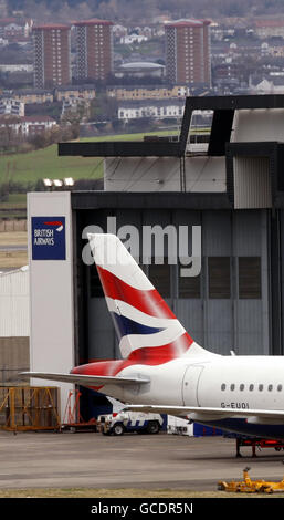 BA-Kabinenbesatzung streikt. Ein Flugzeug von British Airways am Flughafen Glasgow, während die BA-Kabinenmitarbeiter ihre Streikaktion fortsetzen. Stockfoto