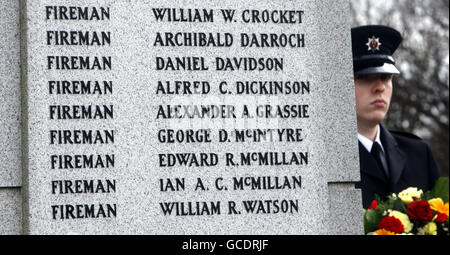 50. Jahrestag der Katastrophe in der Cheapside Street. Ein Denkmal zum 50. Jahrestag der Katastrophe in der Cheapside Street findet in der Nekropolis von Glasgow statt. Stockfoto