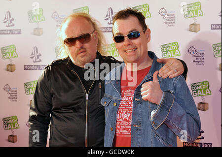 Bill Bailey (links) und Kevin Eldon nehmen an der Channel 4 Comedy Gala in der O2 Arena, London, Teil. Stockfoto