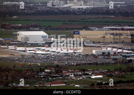 British Airways-Flugzeuge sitzen am Engineer Base in Heathrow Flughafen in Middlesex Stockfoto