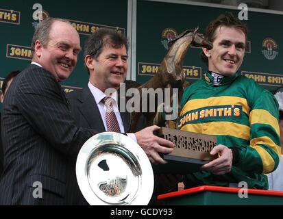 Horse Racing - 2010 John Smiths Grand National - Tag drei - Aintree Racecourse Stockfoto