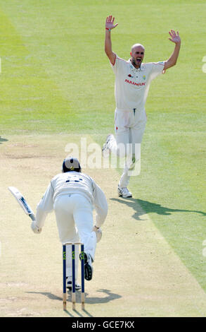 Cricket - Liverpool Victoria County Championship - Division Two - Tag 2 - Middlesex V Glamorgan - Herren Stockfoto