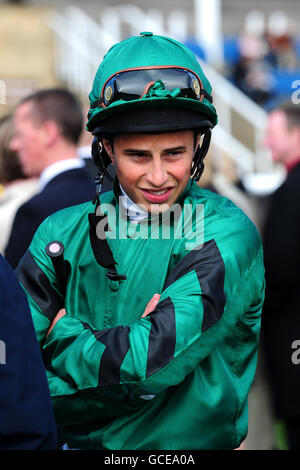 Pferderennen Sie - Doncaster Schild Tag - Doncaster Racecourse Stockfoto