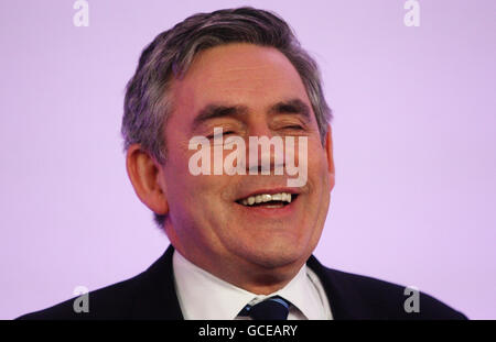 Premierminister Gordon Brown hält nach der Debatte der Staats- und Regierungschefs gestern Abend eine Pressekonferenz in London ab. Stockfoto