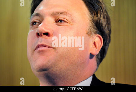 Schulsekretär Ed Balls spricht auf der Konferenz DER Schulmitarbeiter VON UNISON im King's Fund am Cavendish Square in London. Stockfoto