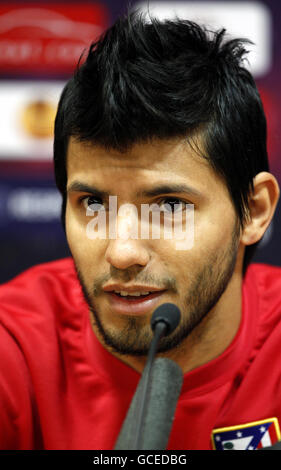 Fußball - UEFA Europa League - Halbfinale - zweite Etappe - Liverpool gegen Atletico Madrid - Atletico Madrid Trainings- und Pressekonf.... Sergio Leonel Aguero von Atletico Madrid während der Pressekonferenz in Anfield, Liverpool. Stockfoto