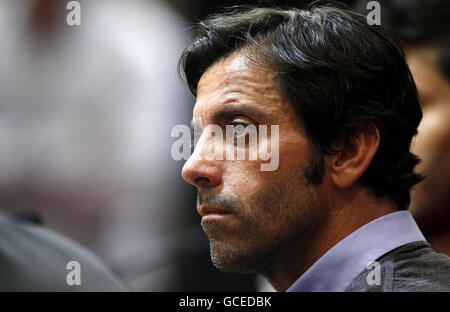 Fußball - UEFA Europa League - Halbfinale - zweite Etappe - Liverpool gegen Atletico Madrid - Atletico Madrid Trainings- und Pressekonf.... Quique Sanchez Flores, Managerin von Atletico Madrid, während der Pressekonferenz in Anfield, Liverpool. Stockfoto