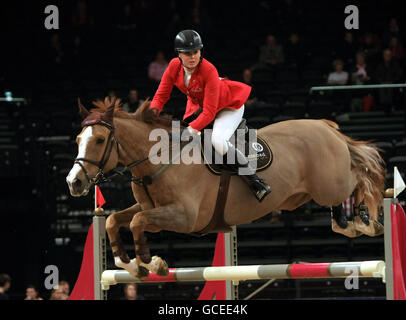 Equestrain - britische offene Show Jumping Championships - Tag eins - NEC Stockfoto