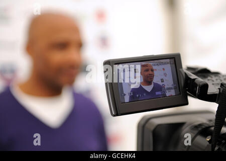 Fußball - Grass Roots Football Live Launch Event - Brindley Place - Birmingham Stockfoto