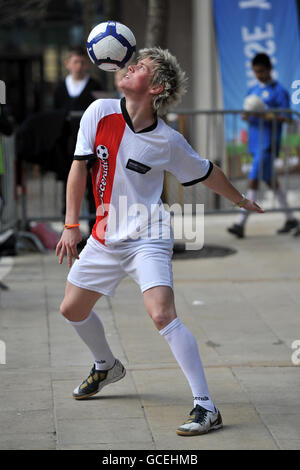 Fußball - Grass Roots Football Live Launch Event - Brindley Place - Birmingham Stockfoto